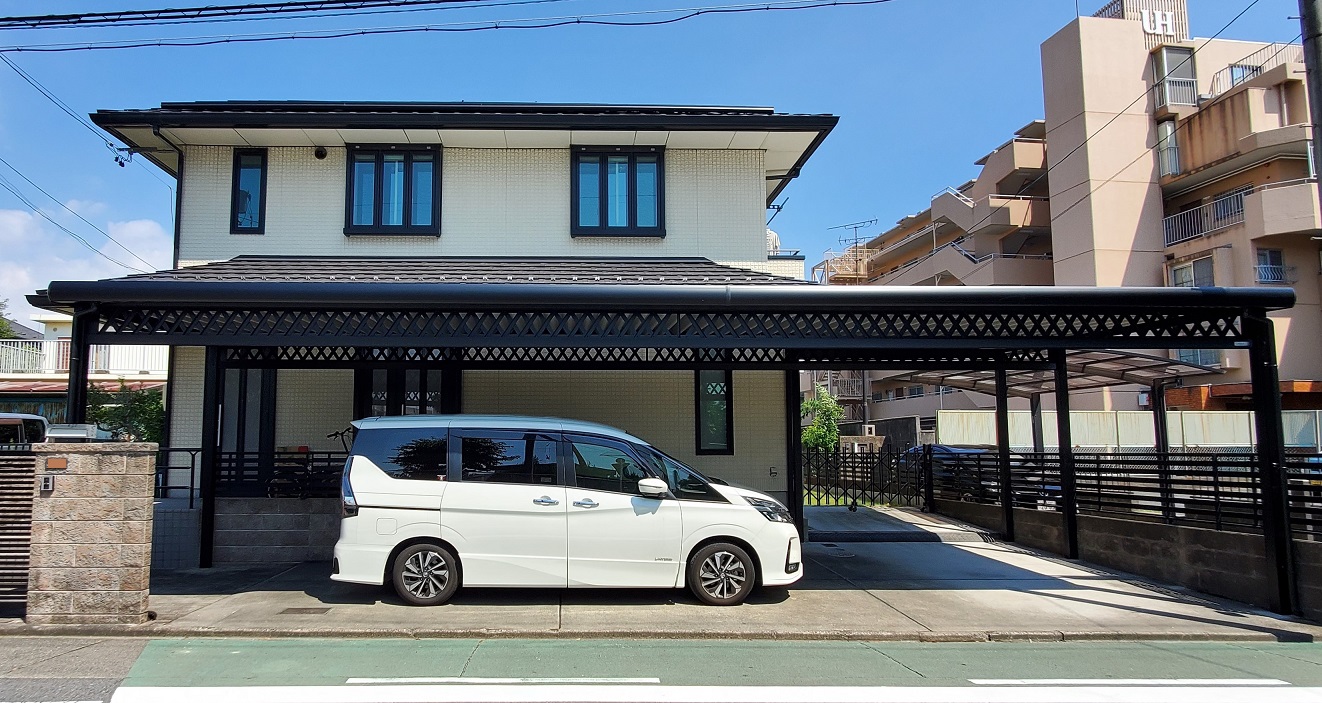 自由度の高いアルミ折板カーポート