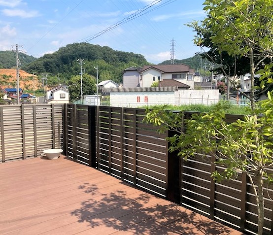 豊田市：人工木デッキ（三協アルミヴィラウッド）でローメンテナンスなお庭